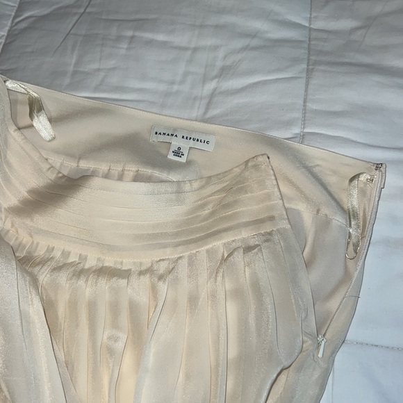 Banana Republic cream ivory silk pleated skit midi with lining zipper closure 0 - Picture 6 of 8